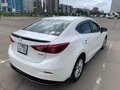 2018 Mazda Axela III Рестайлинг, белый, 1350000 рублей - вид 4