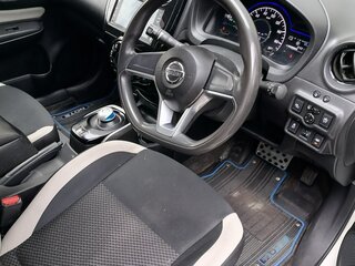 2017 Nissan Note e-Power II Рестайлинг, белый, 999999 рублей, вид 5