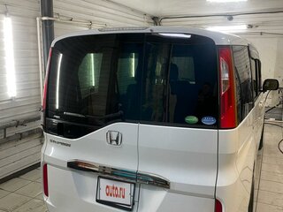 2016 Honda Stepwgn V, белый, 1750000 рублей, вид 4