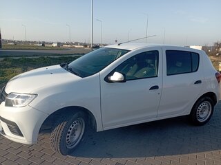 2017 Renault Sandero II, белый, 1100000 рублей, вид 2
