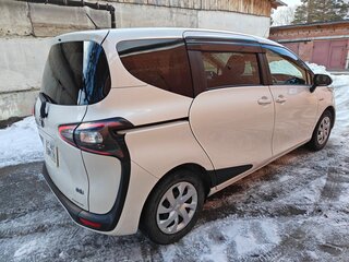 2018 Toyota Sienta II, белый, 1680000 рублей, вид 5