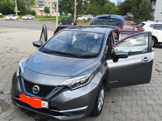2018 Nissan Note e-Power II Рестайлинг, серый, 1150000 рублей, вид 4