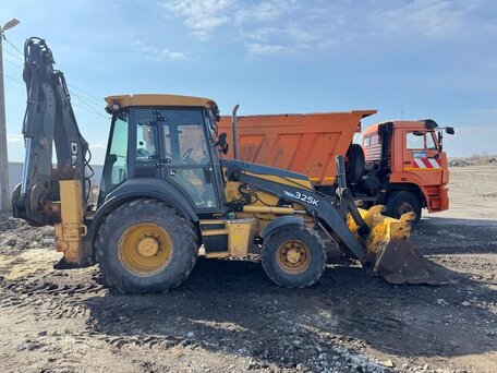 2012 John Deere 325K, 5600000 рублей, вид 2