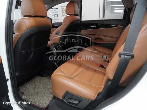 2017 Kia Sorento III Prime Рестайлинг, белый, 2700000 рублей - вид 13
