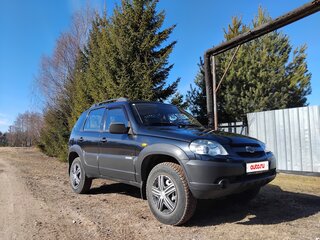 2010 Chevrolet Niva I Рестайлинг, чёрный, 550000 рублей, вид 1