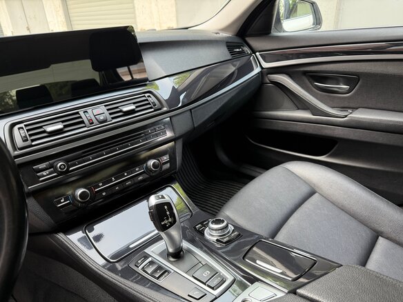2016 BMW 5 серии 520i VI (F10/F11/F07) Рестайлинг, белый, 2100000 рублей - вид 9