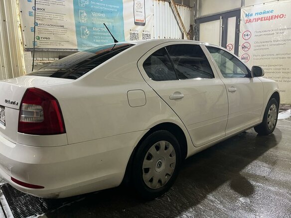 2012 Skoda Octavia II (A5) Рестайлинг, белый, 620000 рублей - вид 5