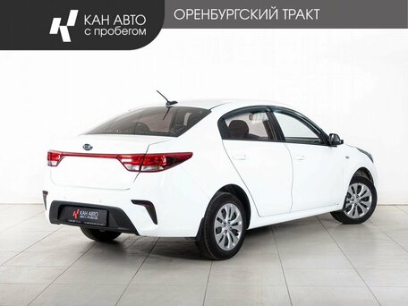 2018 Kia Rio IV, белый, 1094000 рублей, вид 3