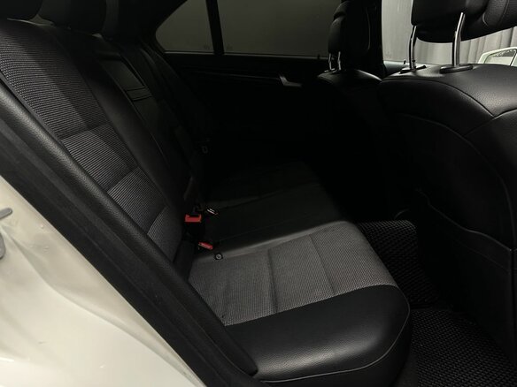 2011 Mercedes-Benz C-Класс 180 BlueEFFICIENCY III (W204) Рестайлинг, белый - вид 19