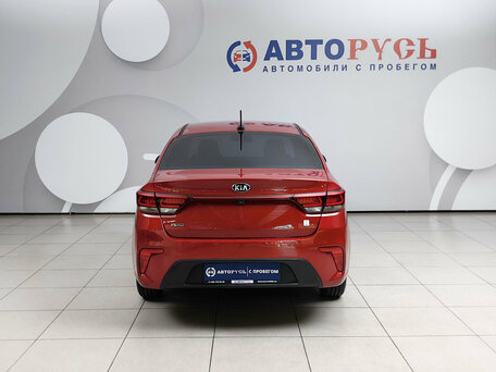 2020 Kia Rio IV, красный, 1727000 рублей, вид 4