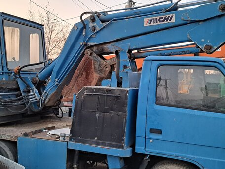 1989 Isuzu Колесные экскаваторы, синий, 2300000 рублей, вид 5