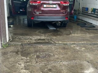 2017 Toyota Highlander III (XU50) Рестайлинг, красный, 3300000 рублей, вид 3