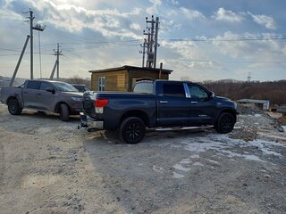 2009 Toyota Tundra CrewMax II, серый, 3500000 рублей, вид 3