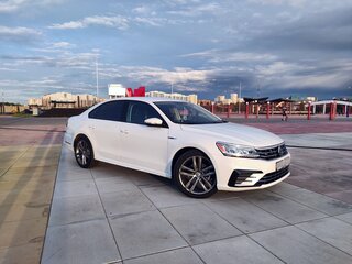 2017 Volkswagen Passat (North America and China) I Рестайлинг, белый, 2099000 рублей, вид 1