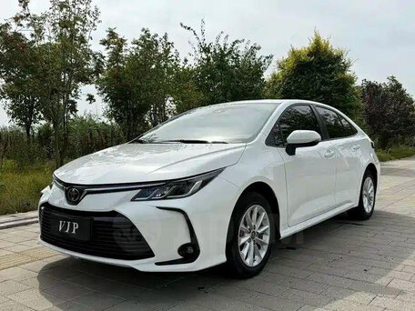 2022 Toyota Corolla XII (E210), белый, 1580000 рублей, вид 1