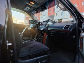 2016 Toyota Land Cruiser Prado 150 Series Рестайлинг 1, чёрный, 4300000 рублей, вид 4