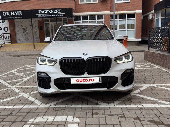 2020 BMW X5 40i IV (G05/G18), белый, 6800000 рублей - вид 1
