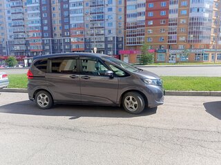 2017 Honda Freed II, серый, 1350000 рублей, вид 3