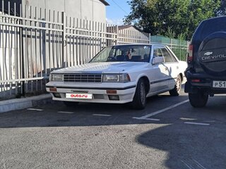 1987 Nissan Laurel V (C32), белый, 330000 рублей, вид 1
