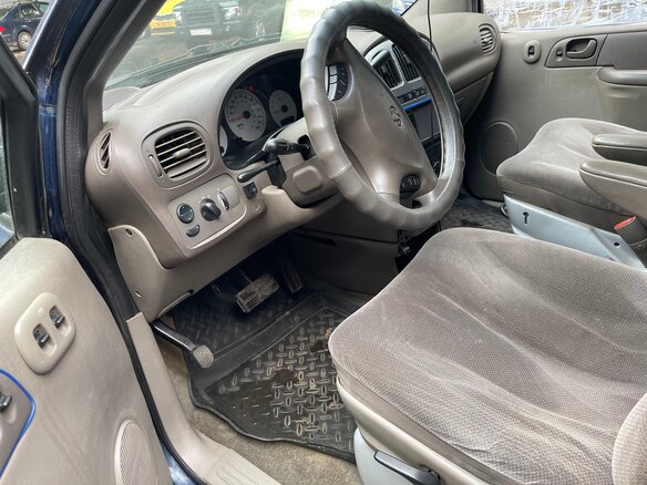 2002 Dodge Caravan 3-speed IV, синий, 650000 рублей - вид 4