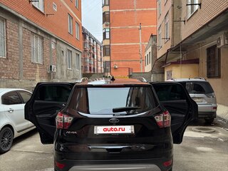 2018 Ford Kuga II Рестайлинг, чёрный, 1500000 рублей, вид 3
