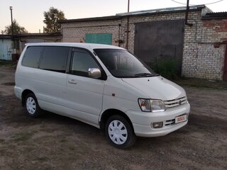 1998 Toyota Town Ace Noah III, белый, 680000 рублей, вид 3