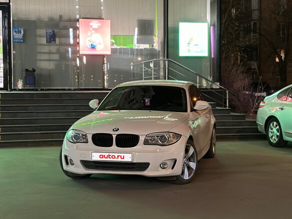 2011 BMW 1 серии 120i I (E82/E88) Рестайлинг 2, белый, 1420000 рублей - вид 6
