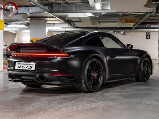 2022 Porsche 911 Carrera 4 GTS VIII (992), чёрный, 18500000 рублей, вид 3