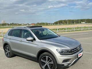 2017 Volkswagen Tiguan II, серебристый, 2390000 рублей, вид 5