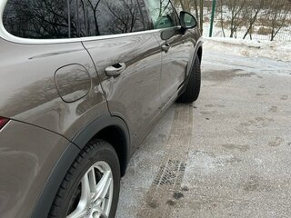 2011 Porsche Cayenne Diesel II (958), коричневый, 2850000 рублей, вид 3