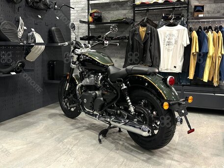 2025 Royal Enfield Super Meteor, зелёный, 773000 рублей, вид 3