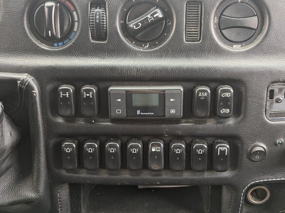 2005 Mercedes-Benz Sprinter, жёлтый, 3300000 рублей - вид 9