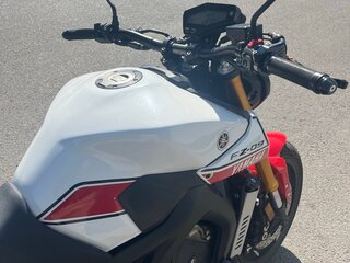 2015 Yamaha MT-09 (FZ-09), белый, 650000 рублей, вид 5