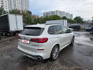 2019 BMW X5 30d IV (G05/G18), белый, 5700000 рублей, вид 4