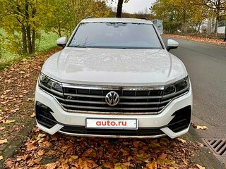 2019 Volkswagen Touareg III, белый, 8200000 рублей, вид 2