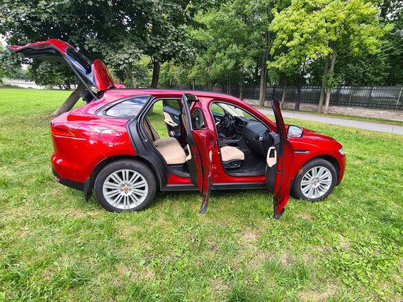 2019 Jaguar F-Pace I, красный, 3790000 рублей - вид 8