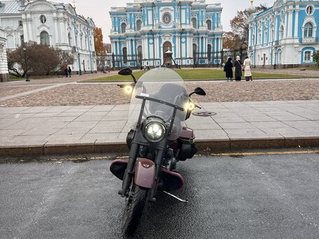 2019 Harley-Davidson Road King Special, красный, 1750000 рублей, вид 1