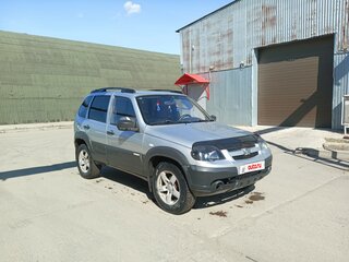 2012 Chevrolet Niva I Рестайлинг, серебристый, 415000 рублей, вид 2