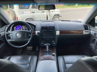 2007 Volkswagen Touareg I Рестайлинг, чёрный, 800000 рублей, вид 2