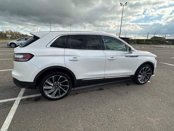 2019 Lincoln Nautilus I, белый, 2700000 рублей - вид 1