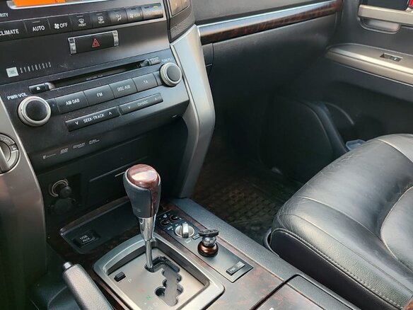 2011 Toyota Land Cruiser 200 Series, белый, 3300000 рублей - вид 4