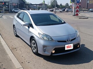 2011 Toyota Prius III Рестайлинг (XW30), белый, 968000 рублей, вид 2