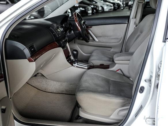 2003 Toyota Premio I (T24), белый, 750000 рублей - вид 6