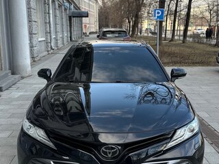 2020 Toyota Camry VIII (XV70), чёрный, 2930000 рублей, вид 4