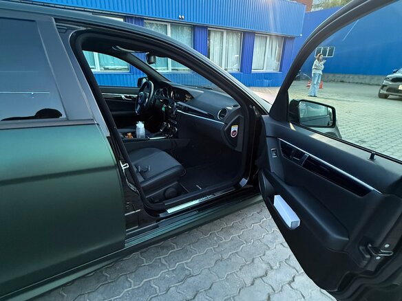 2011 Mercedes-Benz C-Класс 180 BlueEFFICIENCY III (W204) Рестайлинг, чёрный, 1340000 рублей - вид 19