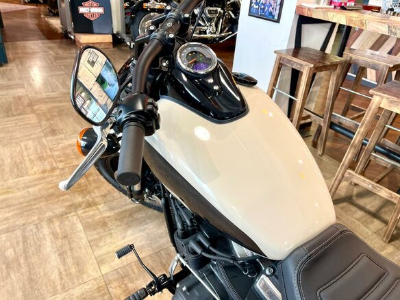 2022 Harley-Davidson Fat Bob, белый, 3450000 рублей - вид 6