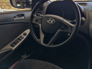 2015 Hyundai Solaris I Рестайлинг, белый, 1200000 рублей, вид 4