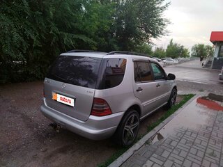 2000 Mercedes-Benz M-Класс 270 I (W163), серебристый, 880000 рублей, вид 4