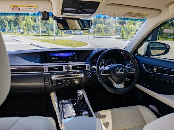 2016 Lexus GS 300h IV Рестайлинг, белый, 3200000 рублей - вид 10