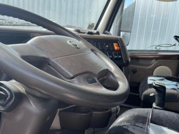 2011 Volvo VNL, белый, 6500000 рублей - вид 5
